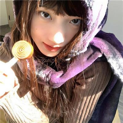 他在窥着你 在线观看封面